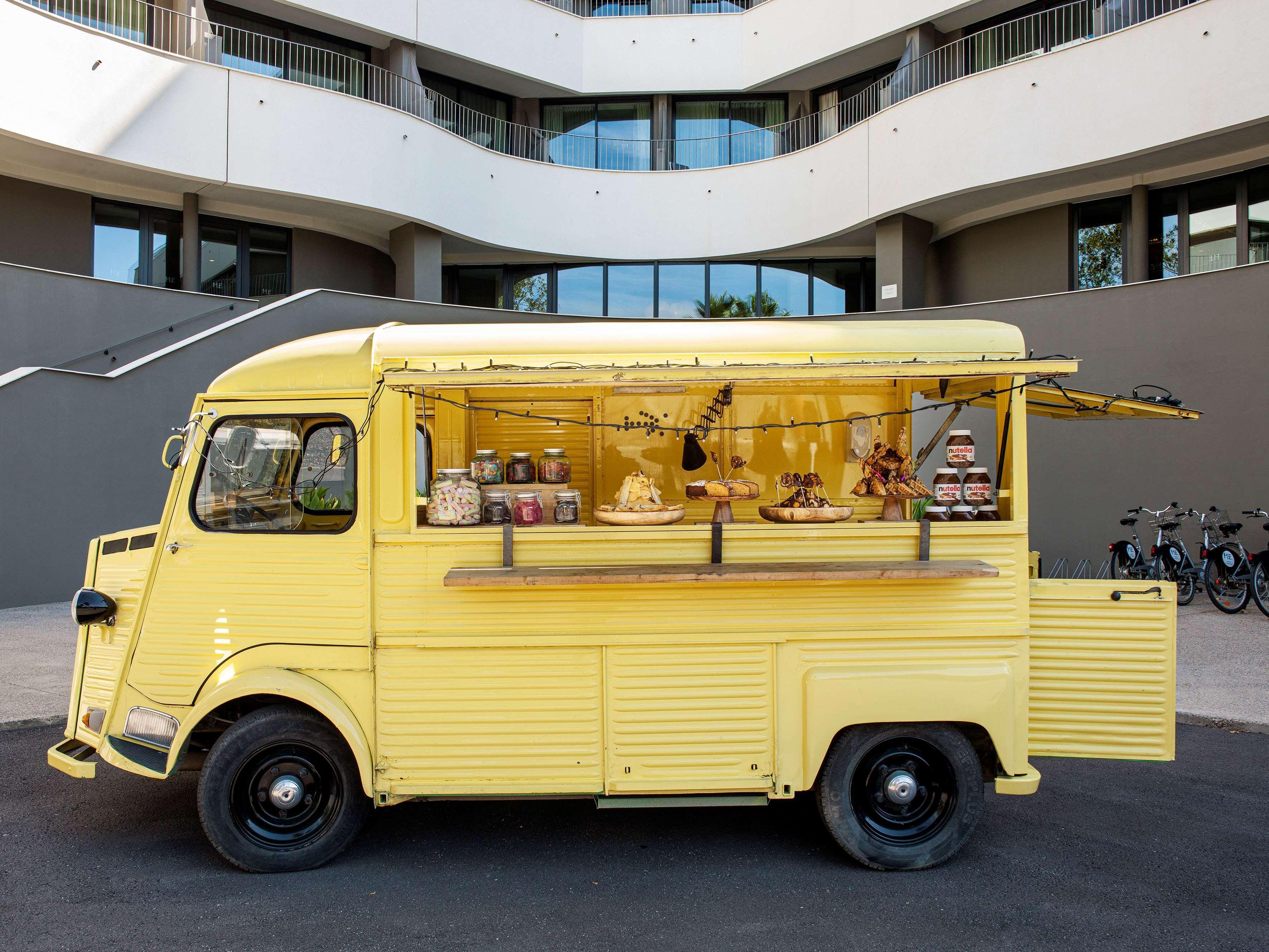 เอ็มอี ซิตเจส เตร์รามาร์ Hotel ซีเจส ภายนอก รูปภาพ A Citroën Type HY