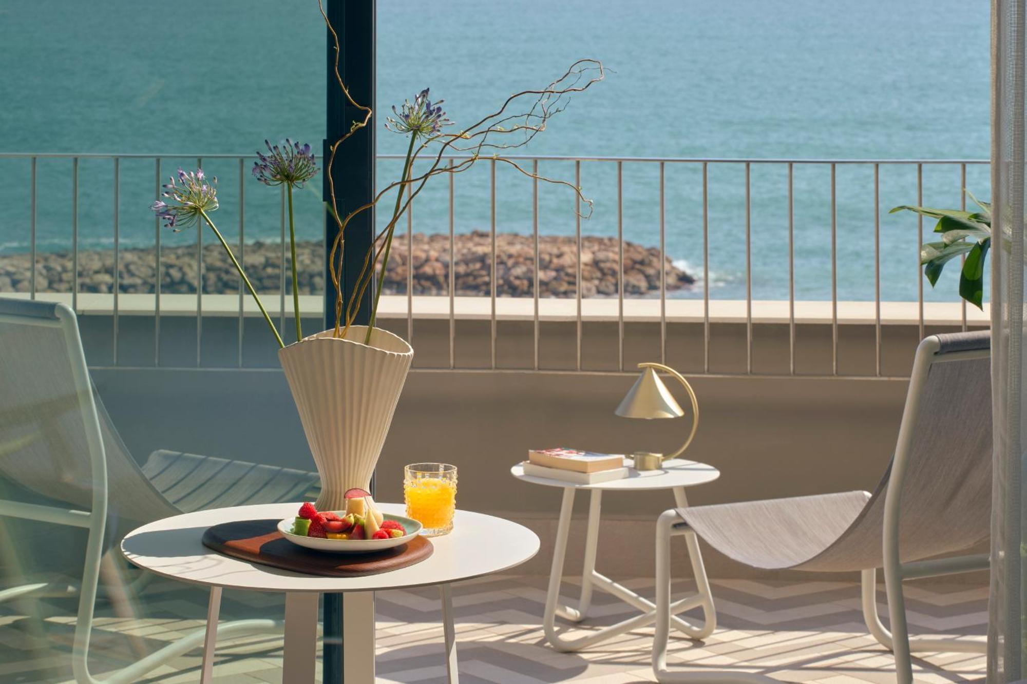 เอ็มอี ซิตเจส เตร์รามาร์ Hotel ซีเจส ภายนอก รูปภาพ A balcony at the hotel