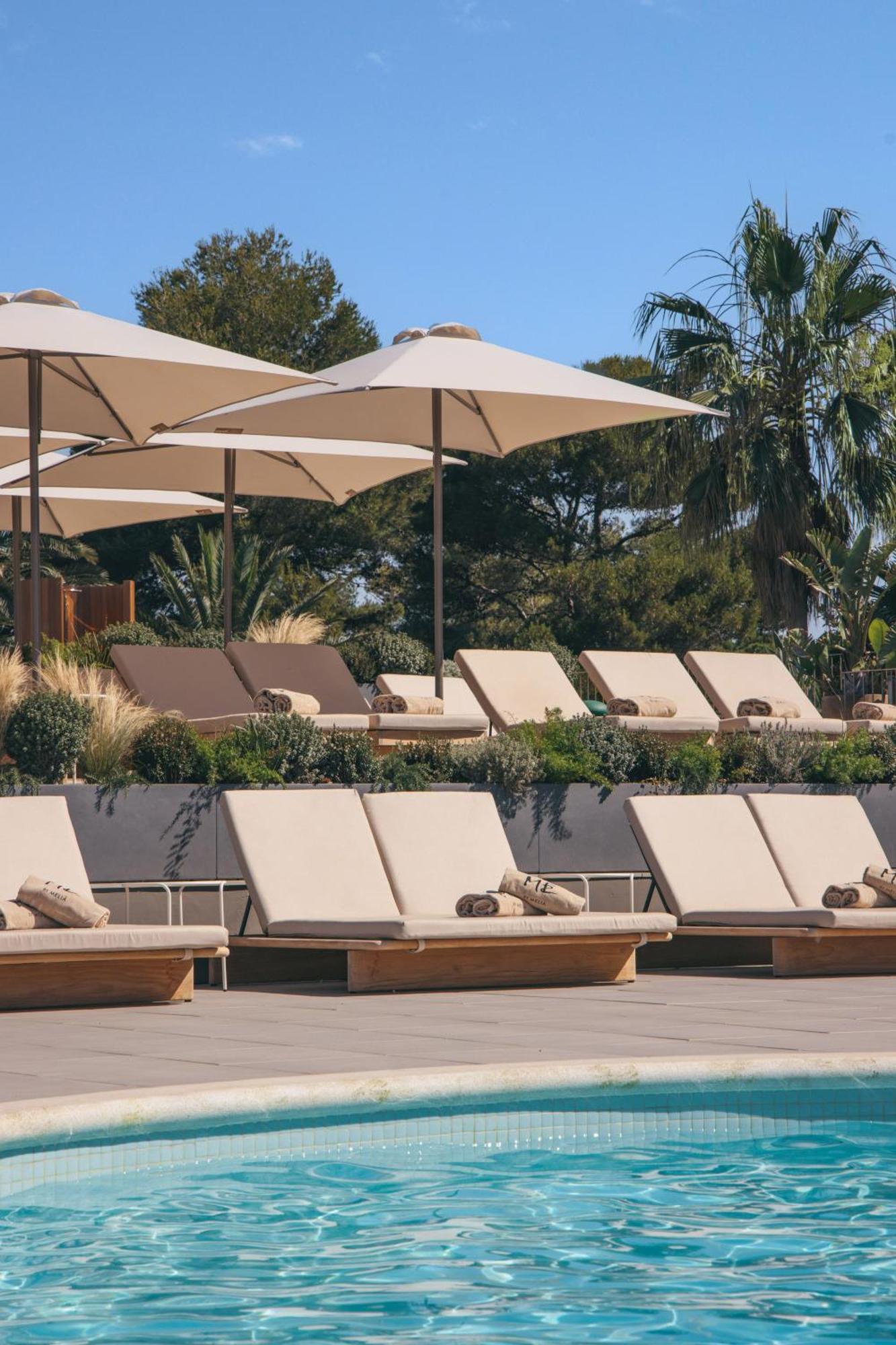 เอ็มอี ซิตเจส เตร์รามาร์ Hotel ซีเจส ภายนอก รูปภาพ The pool at the Four Seasons Resort